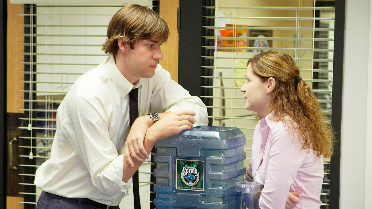 The Office: Jim and Pam's First Kiss Was Special For John Krasinski For a Surprising Reason