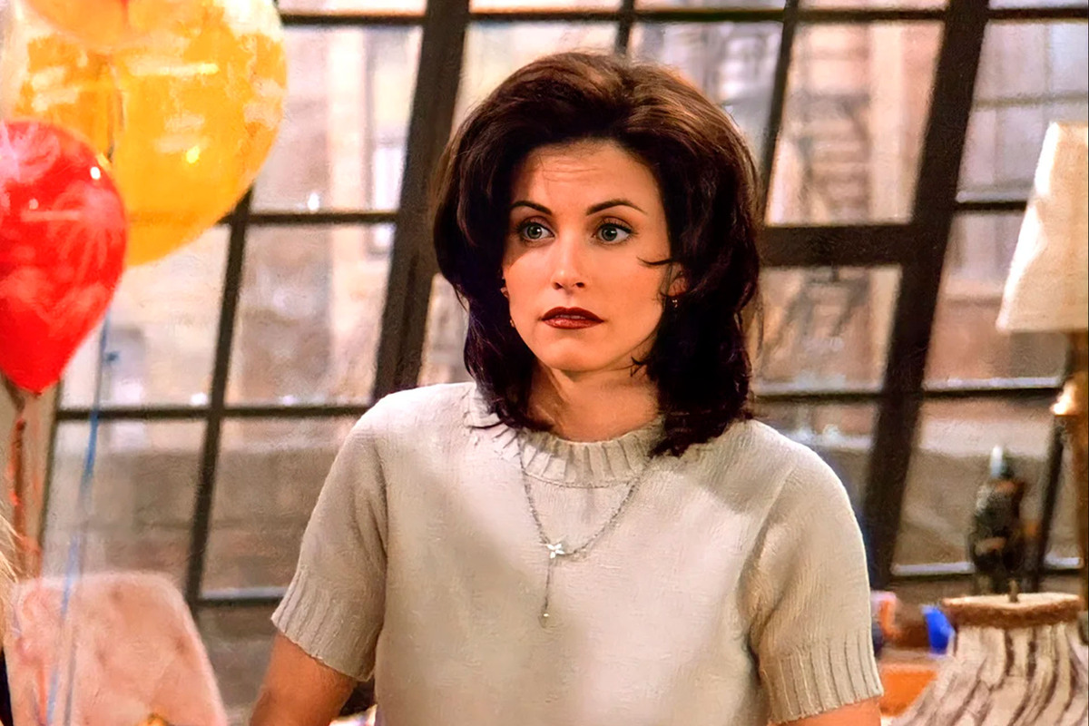 Even 19 Years Later, Courteney Cox Still Keeps On Giving Monica