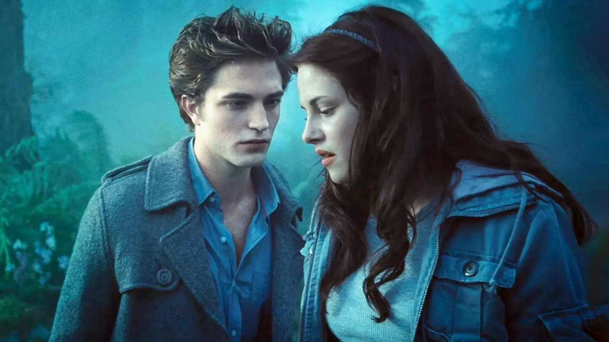 The Main Reason Why Edward Didn’t Date Anyone Before Bella, According to Fans