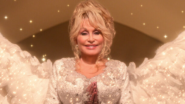 7 Christmas Movies Starring Dolly Parton & Where to Stream Them in December 2023