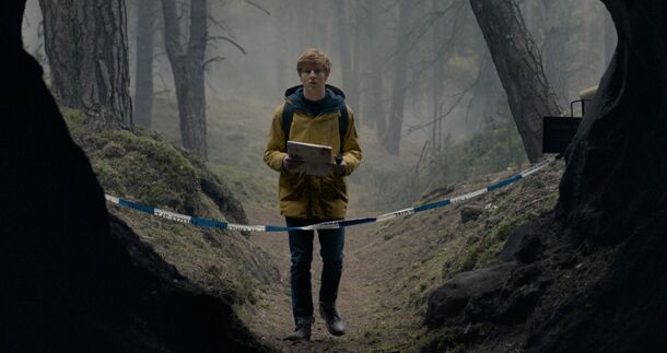 'Dark' and 4 Other Sci-Fi Shows for Christopher Nolan Fans With 80% & Higher RT Scores - image 5