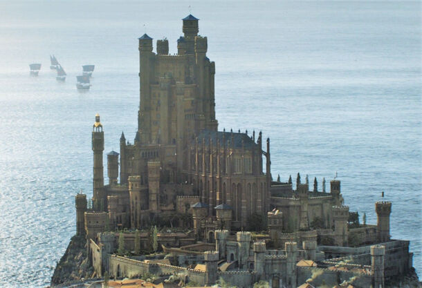 10 Tallest Buildings in Fantasy Movies and Shows Tom Cruise Would Totally Want to Climb - image 4