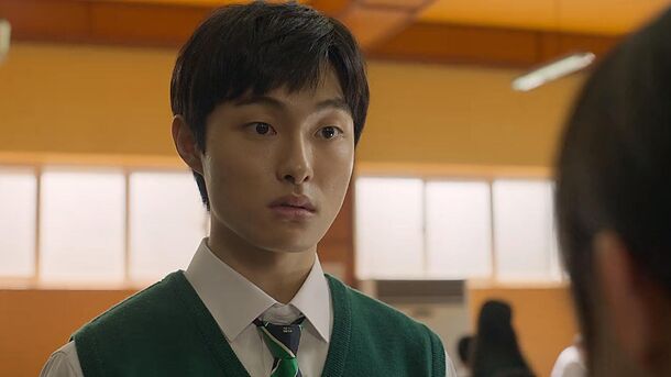 Yoon Chan-young as Lee Cheong-san in All of Us Are Dead (2022). On October 24, he told Netflix Korea's 10th anniversary showcase that Cheong-san is still alive