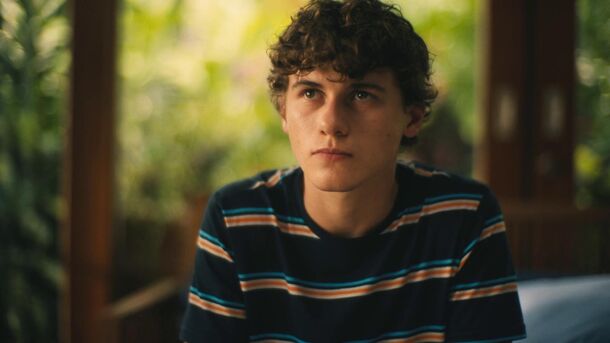 Sam Nivola in The White Lotus (2025). In Hulu's Phony he plays Sonny Cooke, who wakes from a car crash convinced his mother has been swapped out