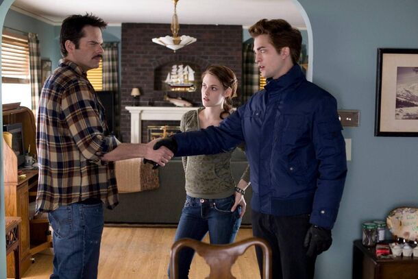 Twilight Theory Destroys Bella’s Biggest Secret in Breaking Dawn: Charlie Knew Everything - image 2