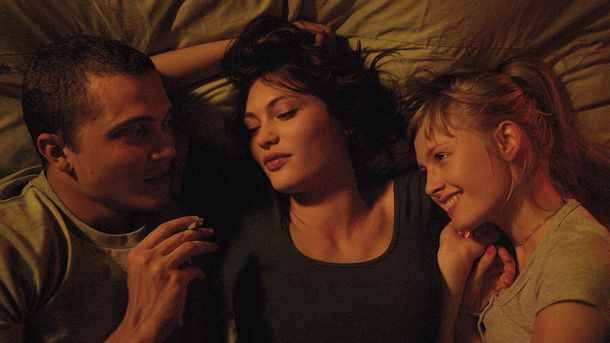 5 Not-So-Obvious Movies to Watch on Valentine's Day, Ranked by Rotten Tomatoes - image 1