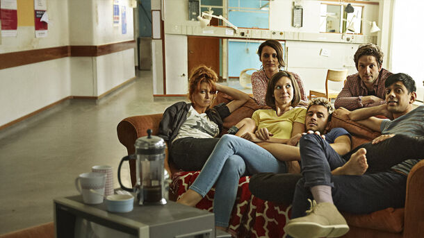 Before Fleabag, Phoebe Waller-Bridge Wrote This 91%-Rated Comedy Gem for Netflix - image 1