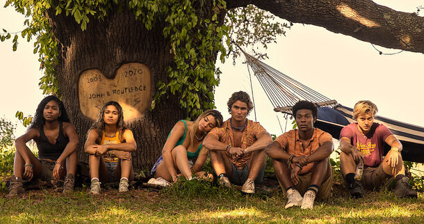 8 Best TV Series to Binge on Netflix While Waiting for 'Ginny & Georgia' Season 4 - image 1