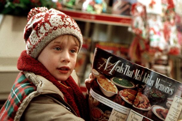 7 Christmas Movie Tropes That Will Never Go Out Of Style - image 1