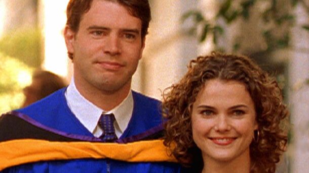 11 Shows That Became Unbearably Awkward When Actors Started Dating In Real Life - image 9