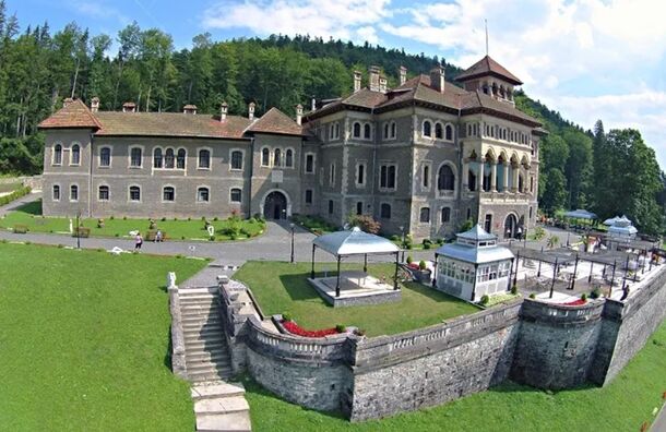 Where Was Wednesday Filmed? 5 Addams-esque Locations You Can Visit If You're in Romania - image 4
