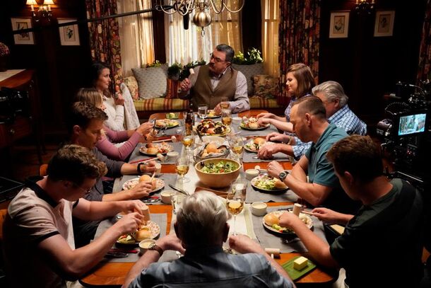 Tom Selleck's Genius Hack for Surviving Blue Bloods' Family Dinner Scenes - image 1