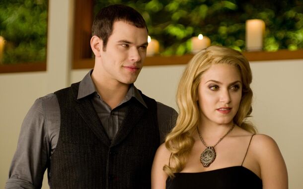 The Only Cullen Backstory Twilight Movies Ignored Was Downright The Scariest One - image 1