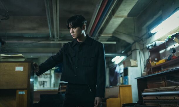Four Hands, Two Sonatas splits twelve episodes between two pianists: one has the top billing, the other has the origin story the plot runs on