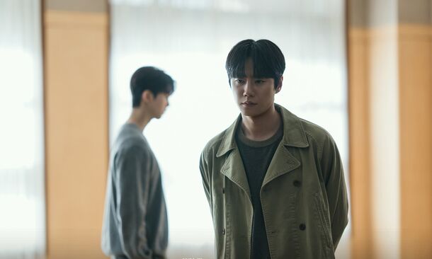 The two pianists at the centre of Four Hands, Two Sonatas, the tvN drama with four episodes left to settle a romance its trailer and its comment sections disagree about