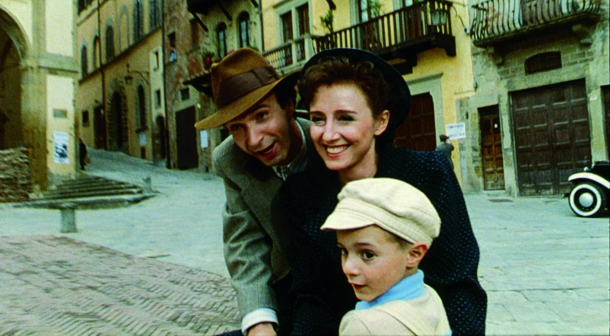 Julia Louis-Dreyfus "Could Barely Speak" After Seeing This War Masterpiece That Won 3 Oscars - image 1