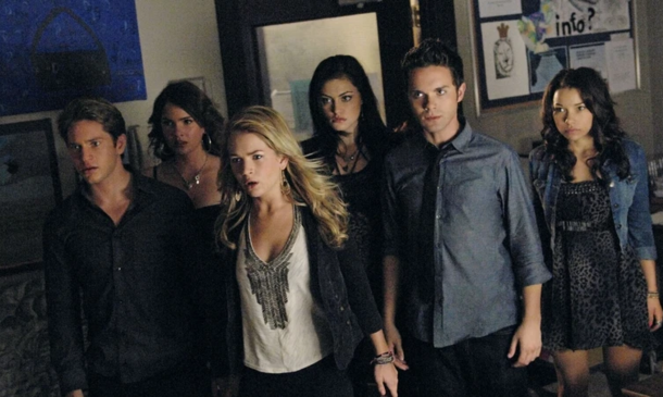 'Salem' and 8 Other Best Series About Witches to Watch if You Still Miss 'Charmed' - image 7