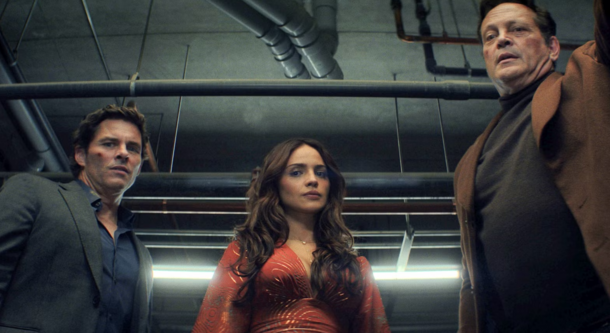 Disney+'s #3 Movie Is a Run-Of-The-Mill Action Comedy That Doesn't Deserve Your Time - image 2