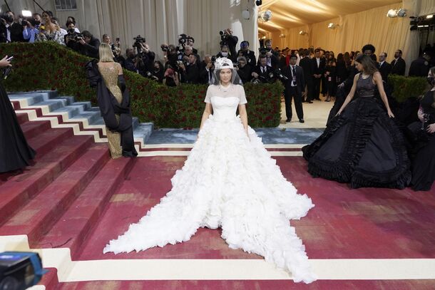 5 Weirdest Celebrity Outfits at This Year's Met Gala - image 3