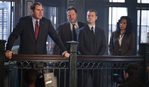5 Best TV Series About Superheroes to Watch if You Miss 'The Boys', Ranked by IMDb - image 3