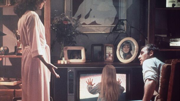 15 Horror Movies From the 80s That Still Hold Up Today - image 3