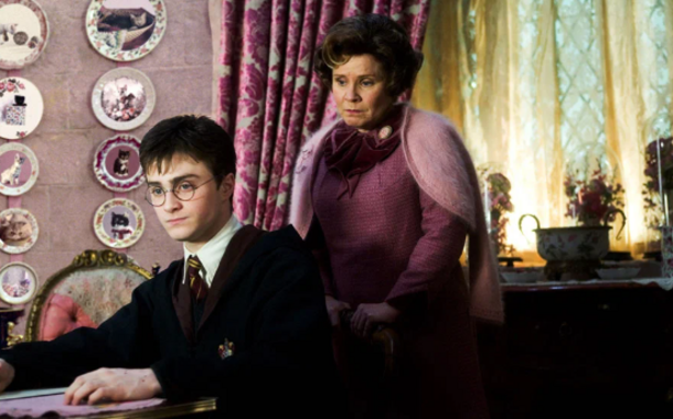 The Curious Case of Dolores Umbridge’s Cat Plates: Real Kittens Behind the Magic - image 1