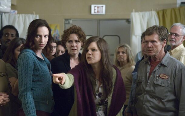 The Horror King Applauded: 8 Shocking Facts About 'The Mist' Adaptation - image 3