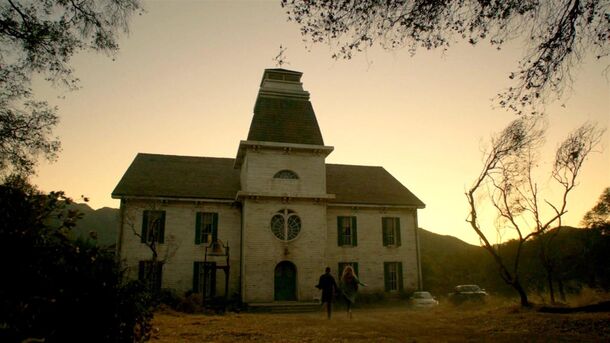Which ‘American Horror Story’ Season You Should Watch, Based on Your Zodiac Sign? - image 3