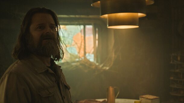 Knox questioning his father Gus in Silo season 3