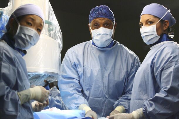 Surgeons at the operating table in Grey's Anatomy