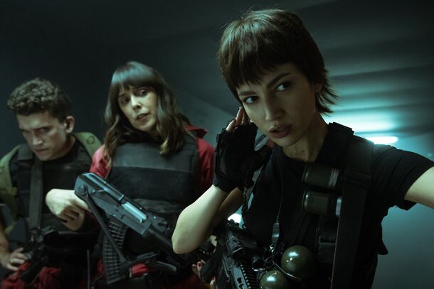 Tokyo and the crew armed inside the Bank of Spain in Money Heist