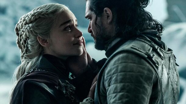 Emilia Clarke Doesn't Know What Fans Are Saying About GoT Finale: ‘It Doesn’t Help Me’ - image 1