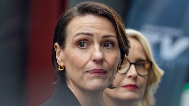 Is 'Hostage' the Next 'Bodyguard'? A Look at the Hype, the Critics, and the Questions That Remain - image 2