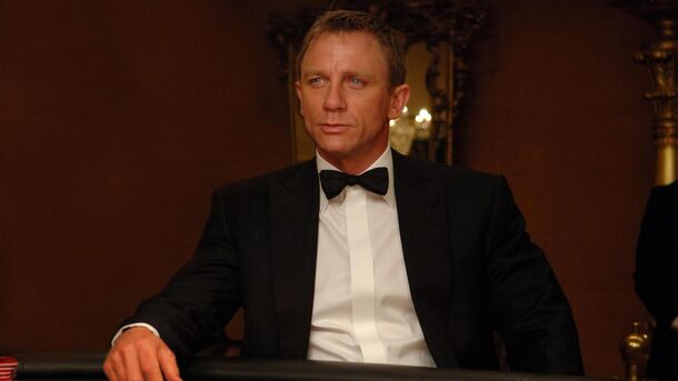 Daniel Craig 'Sucked' At One Thing During His 007 Debut - image 2
