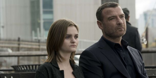 Liev Schreiber outside the courthouse