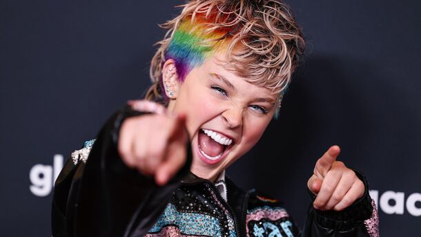 JoJo Siwa & Chris Hughes Reunion After ‘Celebrity Big Brother’, Explained: Are They a Couple? - image 1