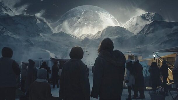 Moonfall (2022) — 3.3 billion people get a front-row seat to this one