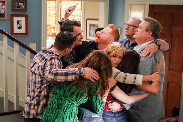 Modern Family Returns? Entire Cast Reunites in What Can Be a New Project - image 2
