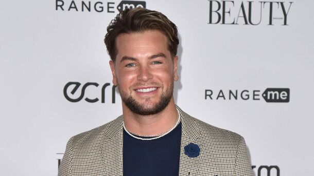 Chris Hughes & JoJo Siwa Romance Confirmed: Fans Losing It Over Age Gap & Ex Drama - image 3