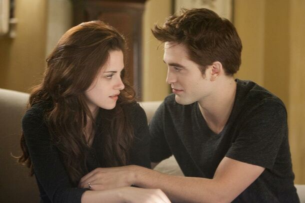 Why is Twilight's Bella Such a Mary Sue? Here Are 3 Reasons That Kinda Make Sense - image 1