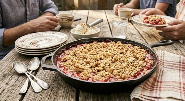 The Ultimate Sweet-and-Tangy Summer Comfort: Classic Strawberry Rhubarb Crisp