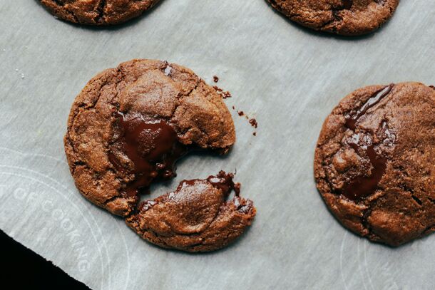 Melts in Your Mouth: The Ultimate Chocolate Cookie With a Dreamy Cream Filling