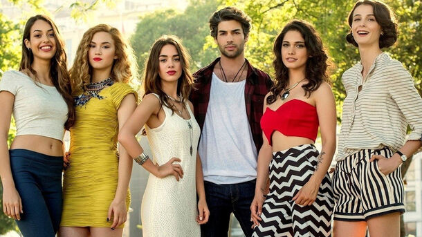 Missed 'Pretty Little Liars'? There's a 2015 Remake & It's Better Than the Original Missed 'Pretty Little Liars'? There's a 2015 Remake & It's Better Than the Original