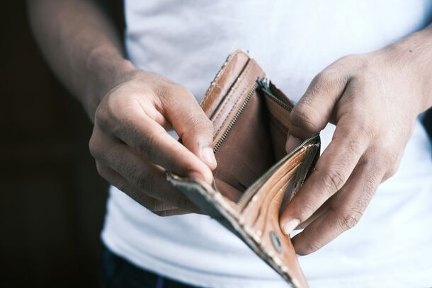 Beyond the Bank Account: 4 Psychological Tools to Stay Calm and Focused During a Financial Crisis