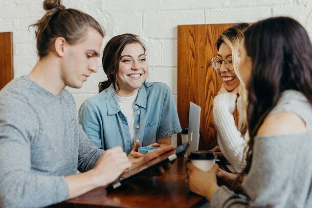 Can’t Take a Compliment? A Psychologist Explains the Deep Reason Why You Don’t Believe Them
