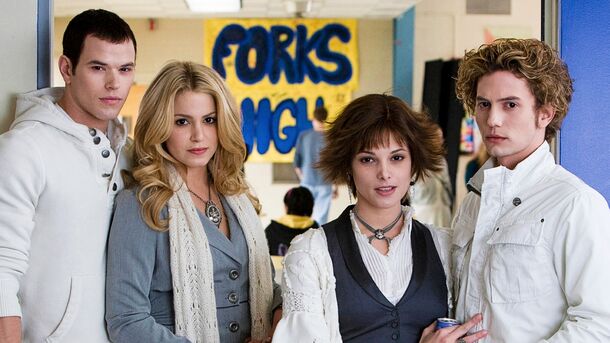 One Twilight Star Ashley Greene Had a Crush On (And No, She's Not Team Edward) One Twilight Star Ashley Greene Had a Crush On (And No, She's Not Team Edward)
