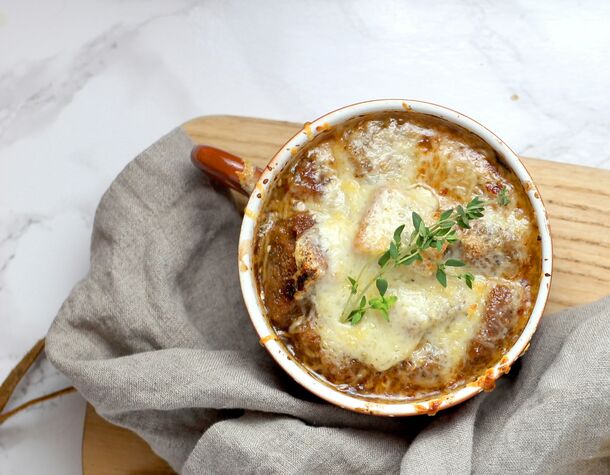 Deep, Rich, and Cheesy: Master the Ultimate French Onion Soup with a Perfect Gruyère Crust