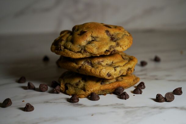 The Ultimate Chocolate Chip Cookies: How to Get That Perfect Soft & Chewy Texture