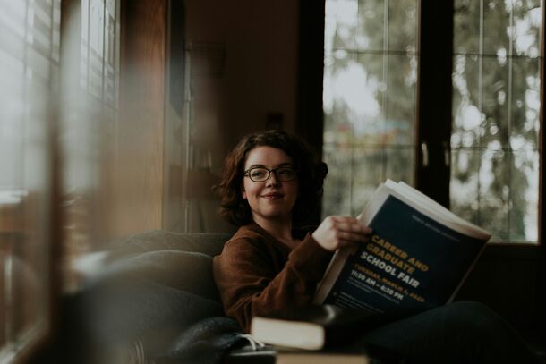 Forget the Book Count: The 7 Real Signs of True Intelligence
