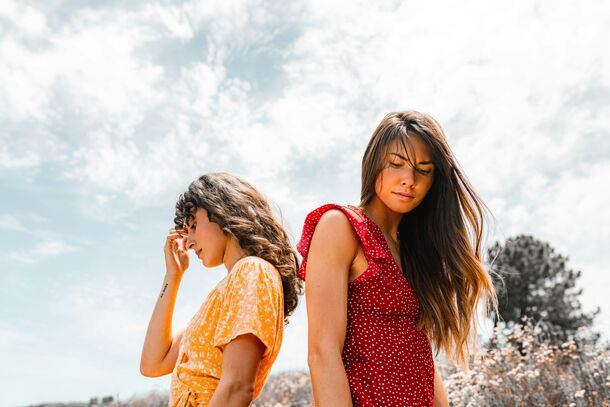 8 Low-Key Signs of a Toxic Friend You Might Be Missing